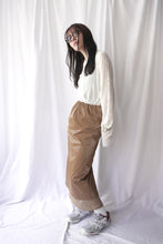 Load image into Gallery viewer, PLASTIC FABRIC LAYERD SKIRT / CAMEL