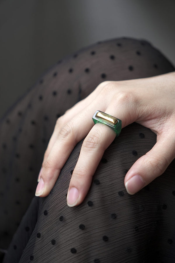 SLIM RECTANGLE RING / OXIDISED GREEN