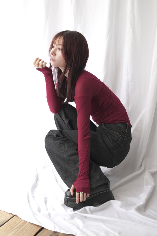 SHEER FRAISE SIDE TUCK TOP / WINE