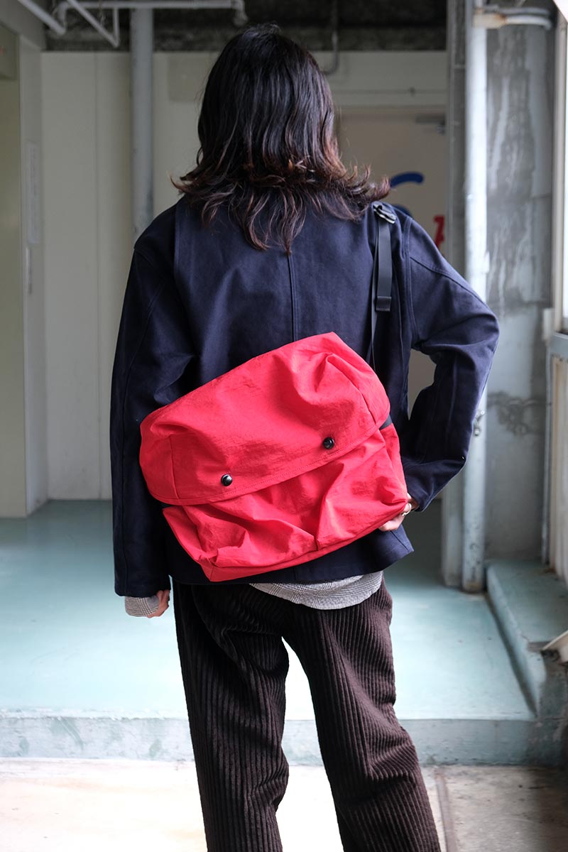 R19 GEAR-4 MINI MESSENGER / WARATAH NYLON
