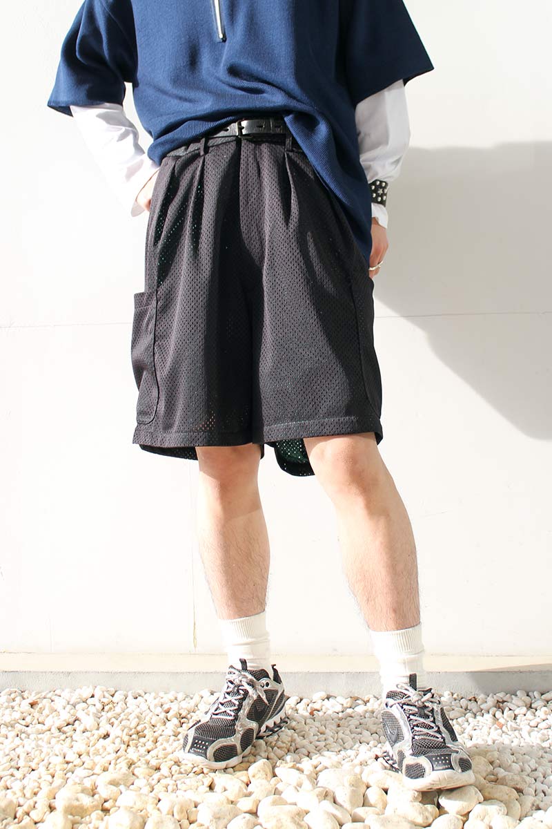 POLY MESH CARGO SHORTS / BLACK × GREEN
