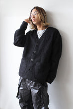 Load image into Gallery viewer, CARDIGAN / BLACK MOHAIR