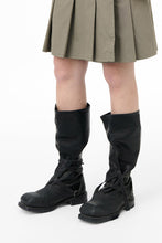 Load image into Gallery viewer, HIGH ENGINE BOOT / BLACK TENSILE CATTLE HIDE