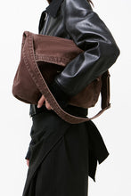 画像をギャラリービューアに読み込む, SLING BAG / OVERDYED CHOCO MELON