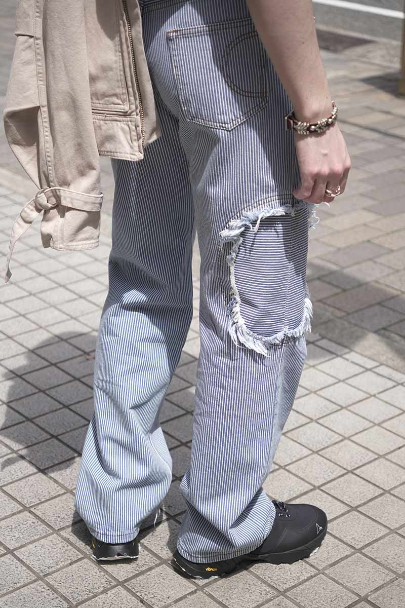 CIRCLE WINDOW JEANS / LIGHT WASH BLUE STRIPE [30% 할인]