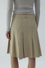 Load image into Gallery viewer, LAI MIDI PLEAT SKIRT / ECRU