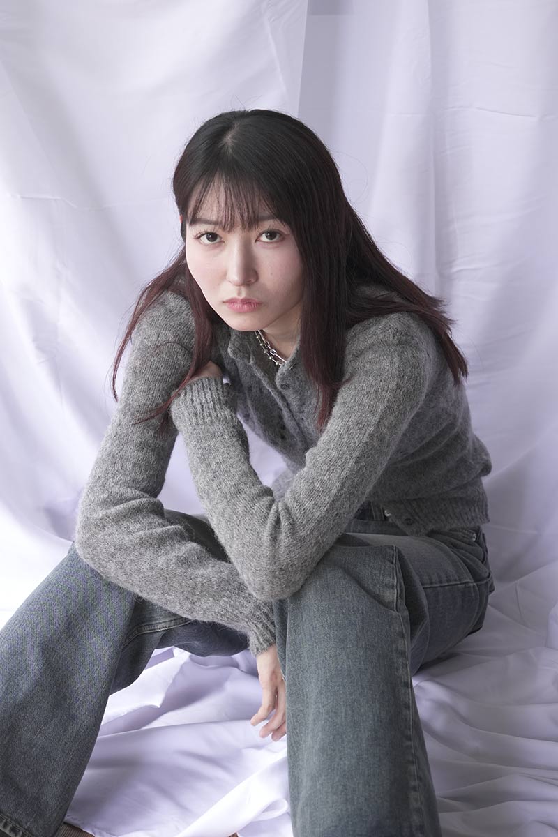 DOVE BUTTON CARDIGAN / GREY