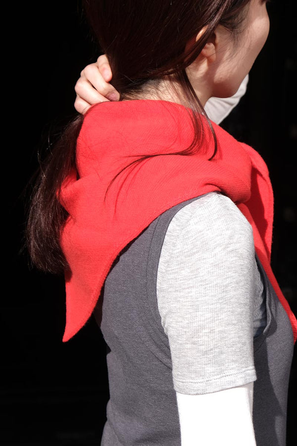 PRIMA WOOL TRIANGLE SCARF / RED