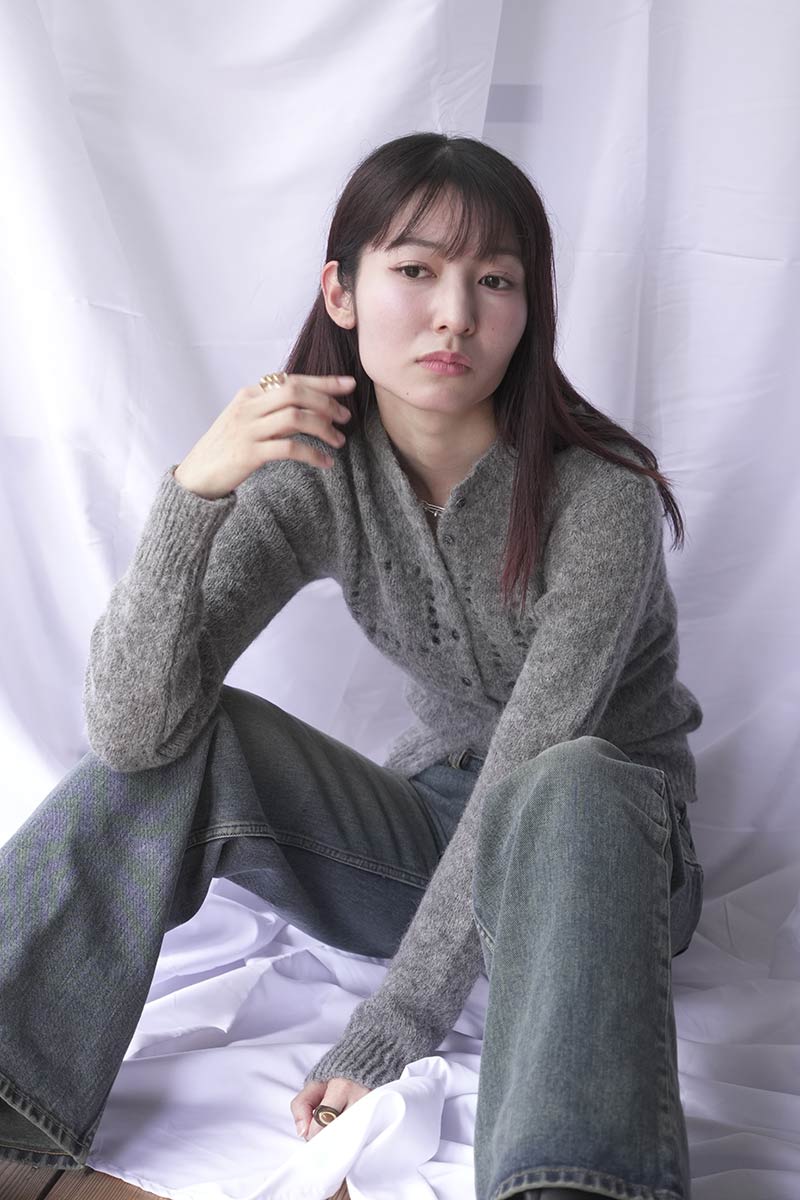 DOVE BUTTON CARDIGAN / GREY