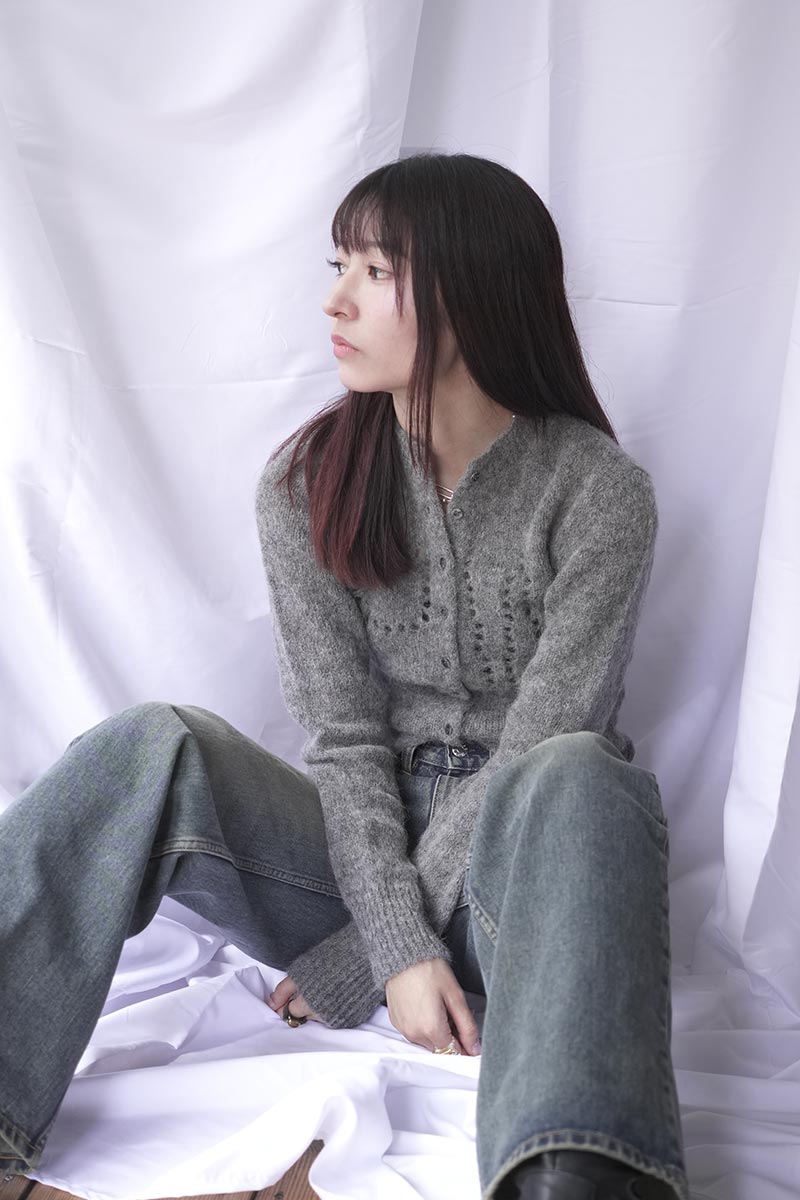 DOVE BUTTON CARDIGAN / GREY