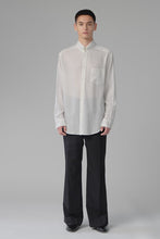 Load image into Gallery viewer, REGULAR FIT TAB COLLAR SHIRT / OFF WHITE