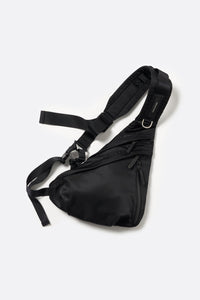 TRIANGLE SLING BAG S .12 / BLACK