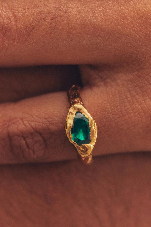 FARO RING / 18K GOLD PLATED 925 STERLING SILVER-SYNTHETIC EMERALD