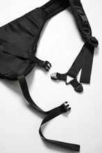 Load image into Gallery viewer, TRIANGLE SLING BAG S .12 / BLACK