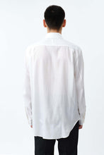 Load image into Gallery viewer, REGULAR FIT TAB COLLAR SHIRT / OFF WHITE