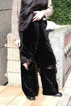 Load image into Gallery viewer, VELVET TRANSFORM EASY TRACK PANTS .12 / BLACK