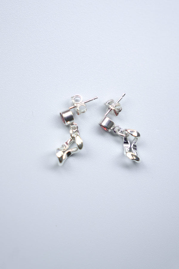 RED VINE STUDS EARRIGS / SILVER PLATED