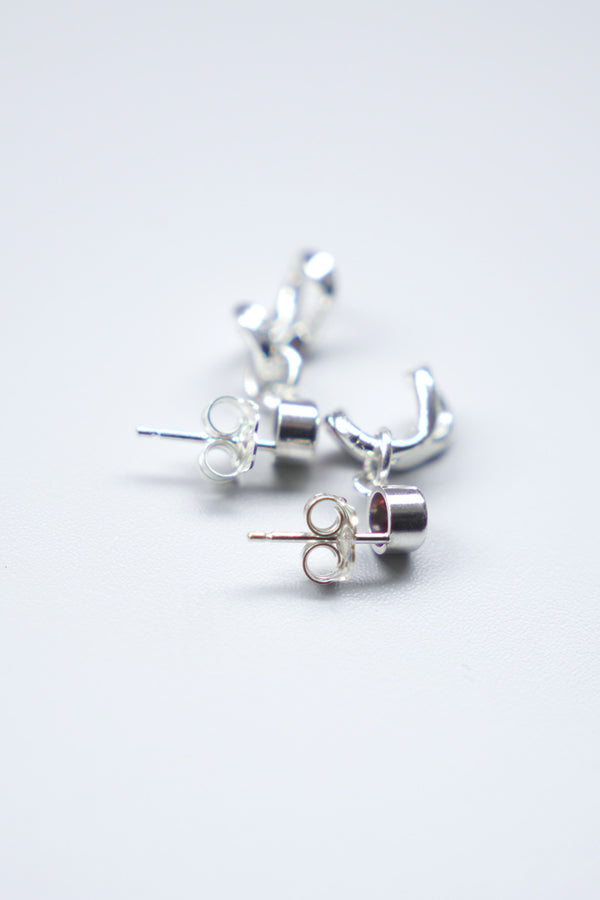 RED VINE STUDS EARRIGS / SILVER PLATED