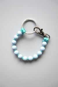 PERLEN SHORT KEYHOLDER / PASTELBLUE-TURQUISE