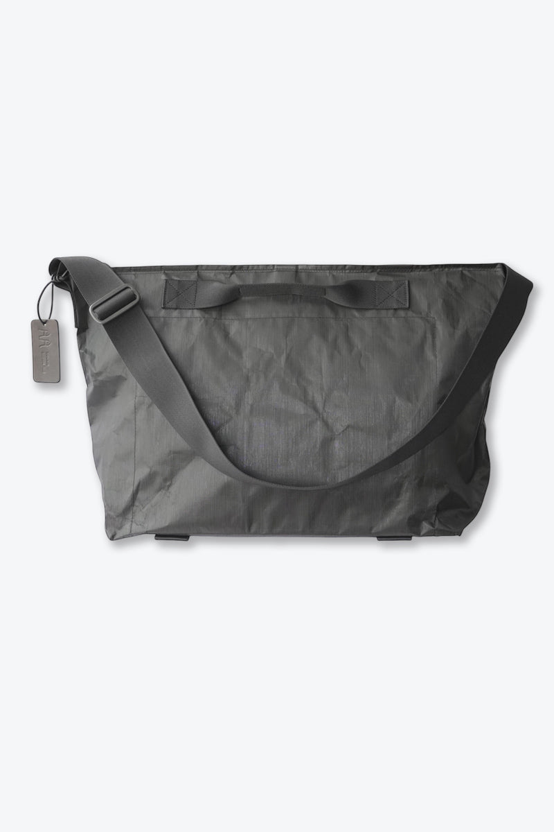 DYNEEMA MESSENGER BAG (L) / BLACK