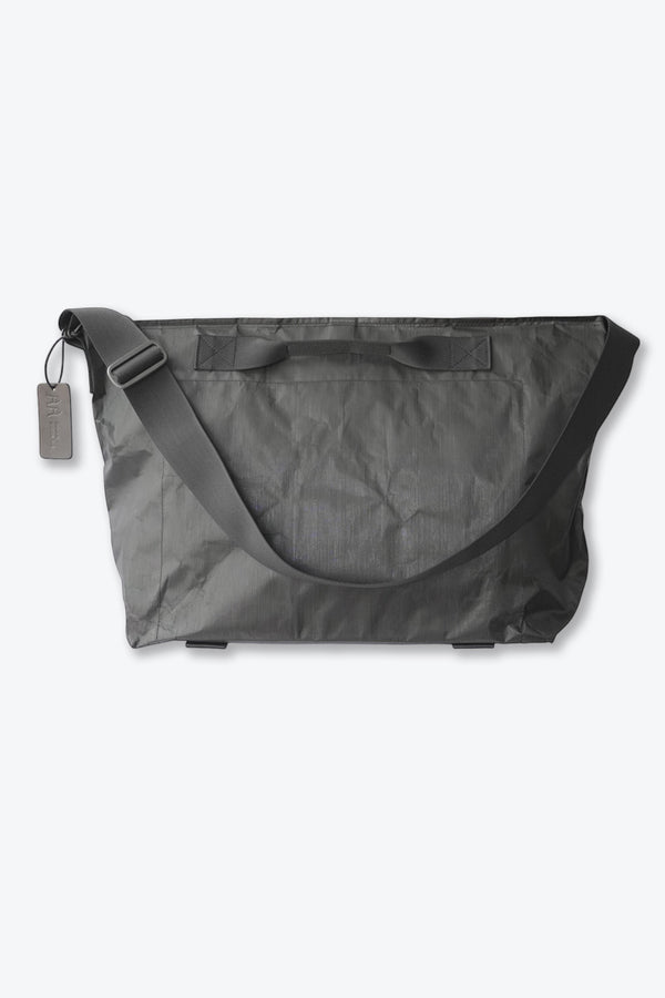 DYNEEMA MESSENGER BAG (L) / BLACK