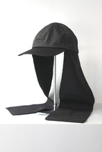 Load image into Gallery viewer, DICROS &amp; KNIT MUFFLER CAP / BLACK/BLACK