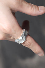 Load image into Gallery viewer, RAUK RING NARROW / CARVED SILVER