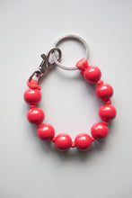 Load image into Gallery viewer, DICKE PERLEN SHORT KEYHOLDER / RED