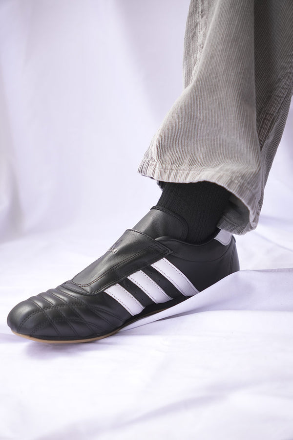 TAEKWONDO W / CORE BLACK/CLOUD WHITE/GUM [神戸店]