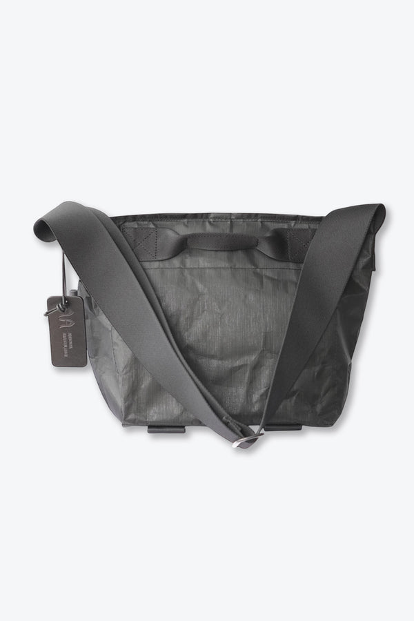 DYNEEMA MESSENGER BAG (S) / BLACK