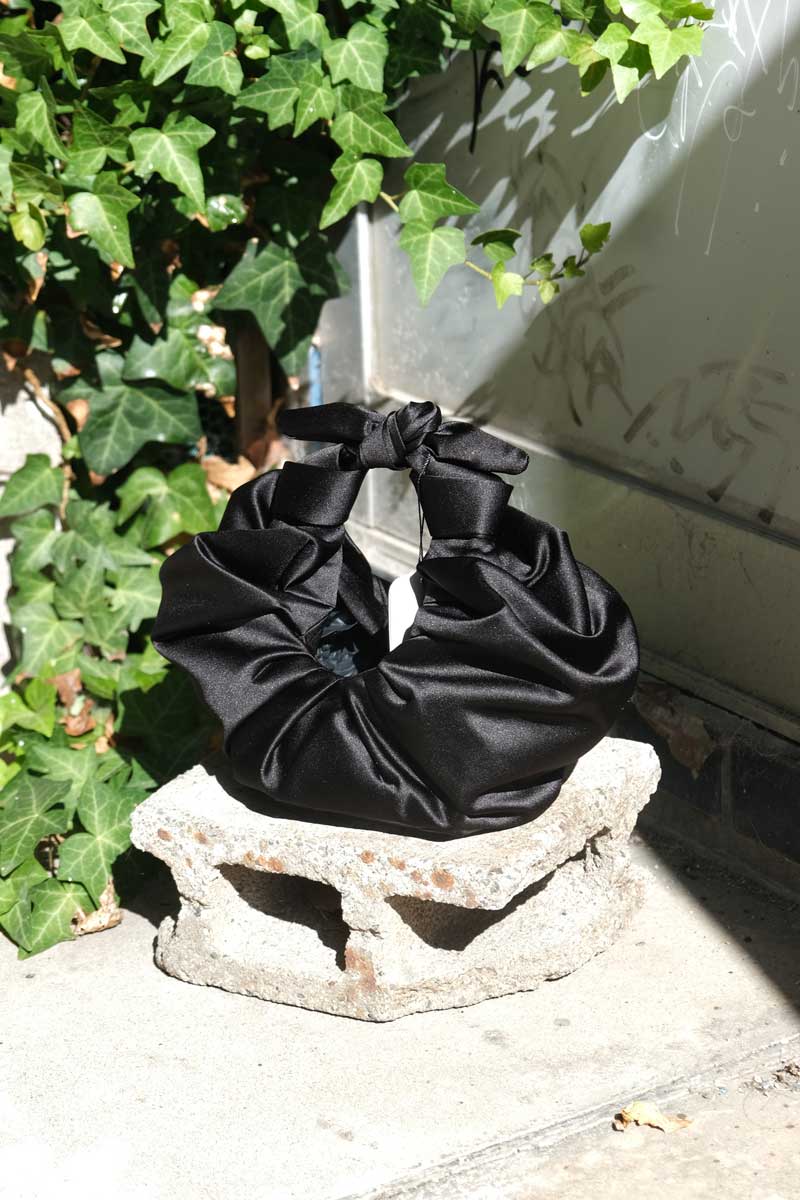 KIKU CROISSANT BAG / BLACK [20% 할인]