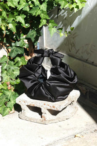 KIKU CROISSANT BAG / BLACK