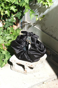 KIKU CROISSANT BAG / BLACK