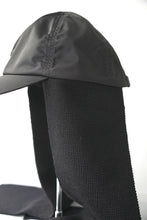 Load image into Gallery viewer, DICROS &amp; KNIT MUFFLER CAP / BLACK/BLACK