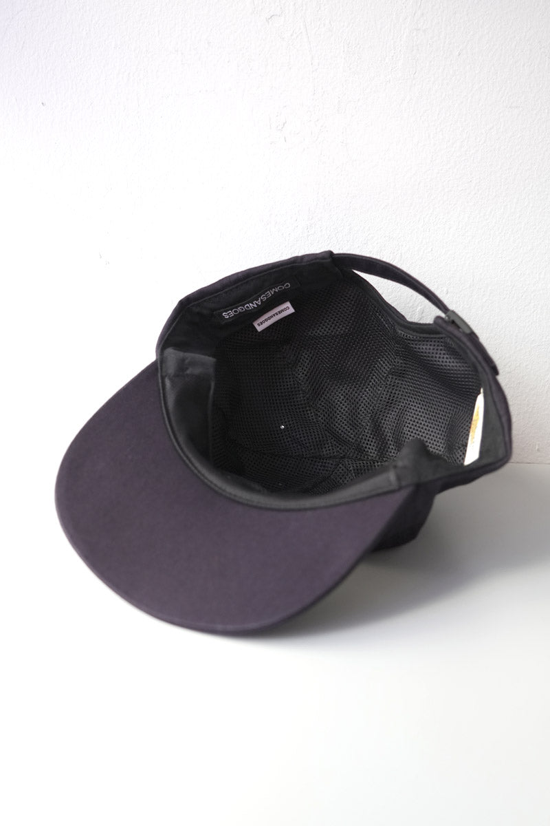COMES CAP / BLACK×WHITE