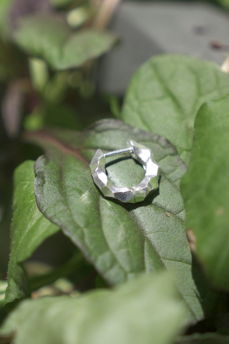 ALMOST EARRINGS SMALL SINGLE / 925 STERLING SILVER [4月入荷予定]