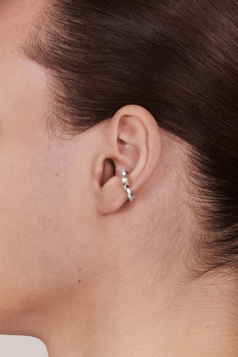 ROUND EAR CUFF THIN CARVED / 925 STERLING SILVER [4月入荷予定]