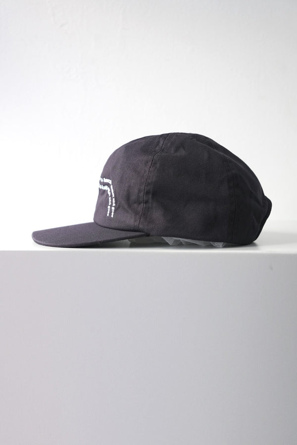 COMES CAP / BLACK×WHITE