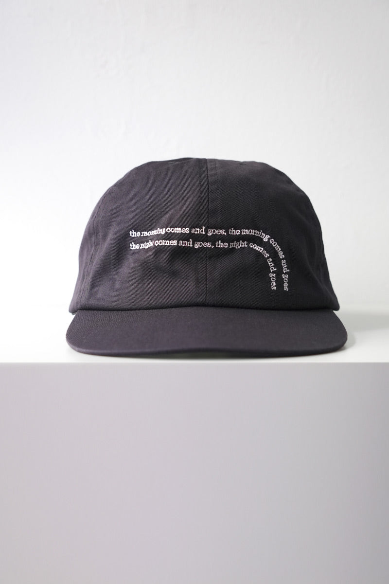 COMES CAP / BLACK×WHITE