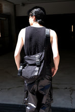 Load image into Gallery viewer, GABARDINE BODY BAG / BLACK 