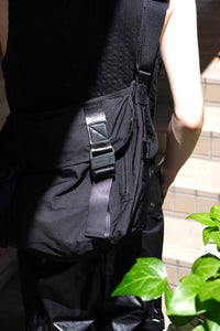 GABARDINE BODY BAG / BLACK 