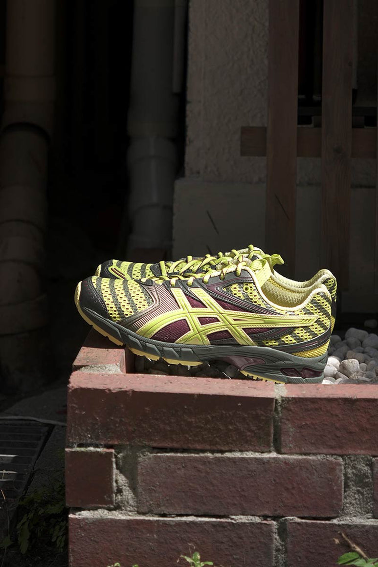 UB9-S GEL-DS TRAINER 14 / DARK MUSTARD/TRUFFLE GREY [神戸店]