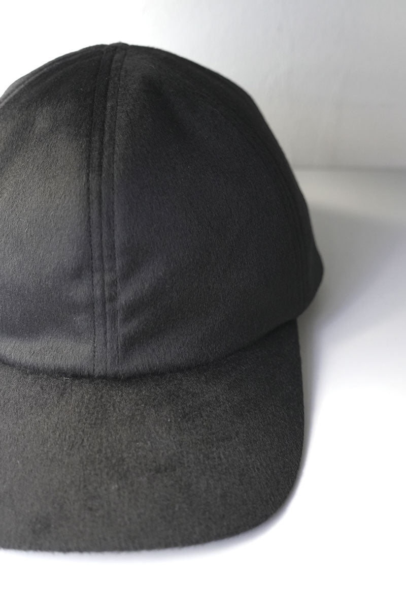 COMESANDGOES | CASHMERE CAP / BLACK カシミヤ6パネルキャップ – STOCK