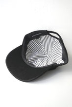 Load image into Gallery viewer, CASHMERE 100 CAP / CAMEL 