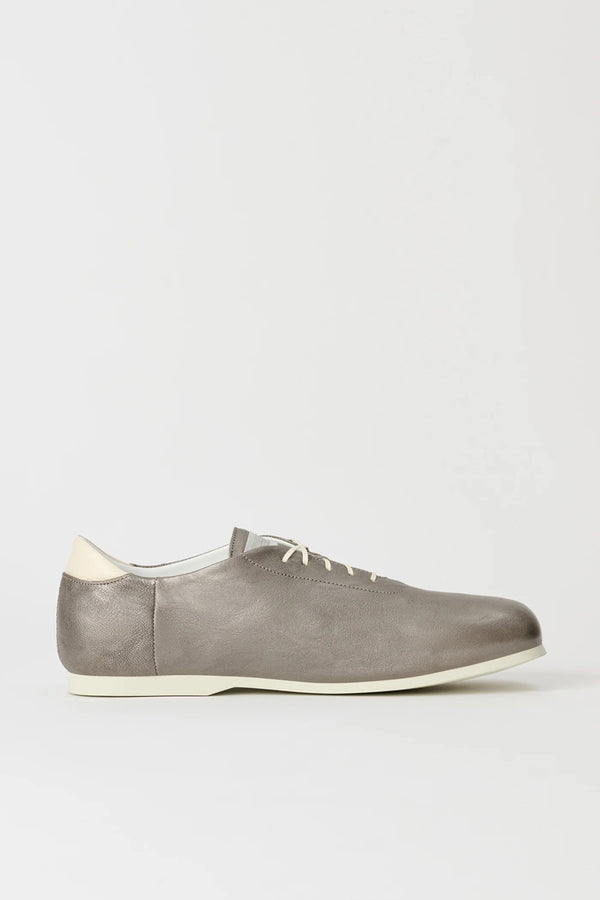 SNEAK IN / METALLIC OYSTER SHEEPSKIN