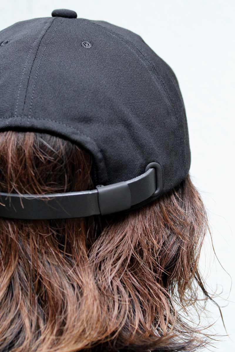 COMESANDGOES | THE STANDARD CAP / BLACK コットンツイル6パネル