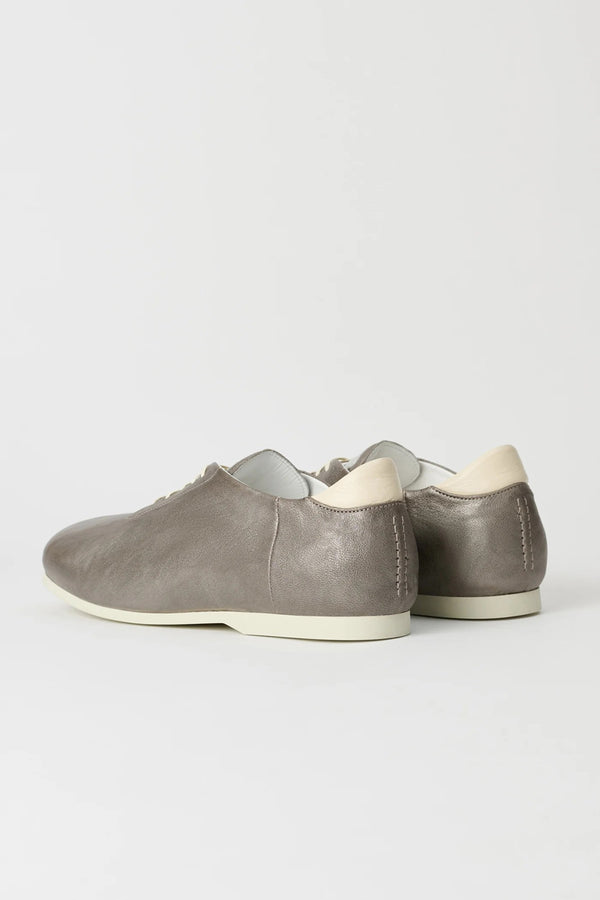 SNEAK IN / METALLIC OYSTER SHEEPSKIN