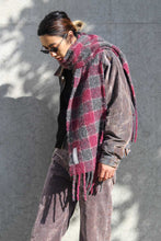 Load image into Gallery viewer, ESTATE SCARF / PINK FUZZY ALPACA CHECK