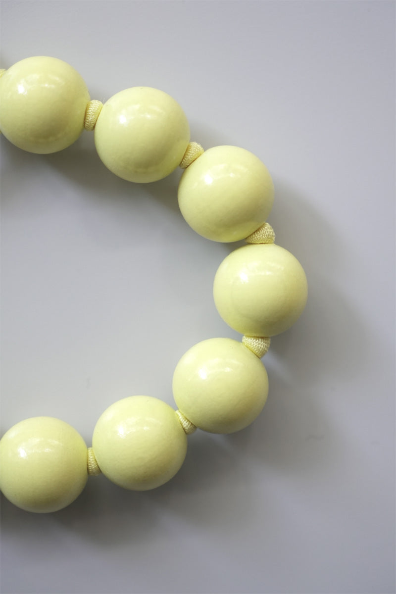 THICK PEARL SHORT KEYHOLDER / PASTEL YELLOW