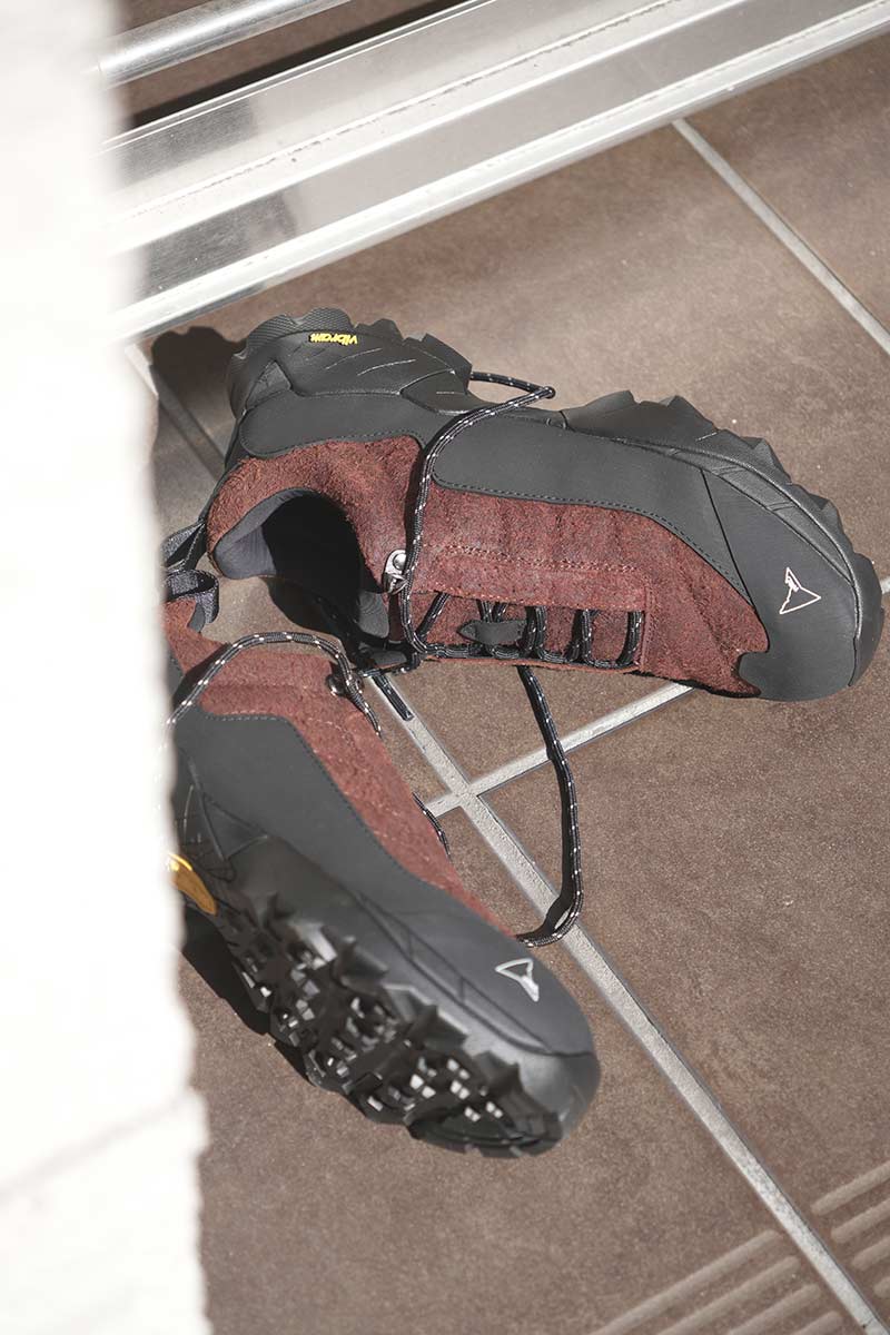 KATHARINA HIKING SHOES / RUST/BLACK